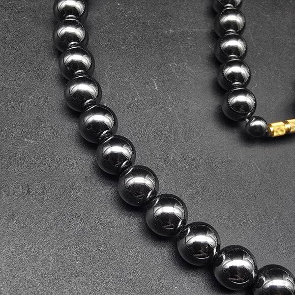 Vintage Hematite Beaded Necklace Black Metallic 19 Inch - Picture 3 of 4